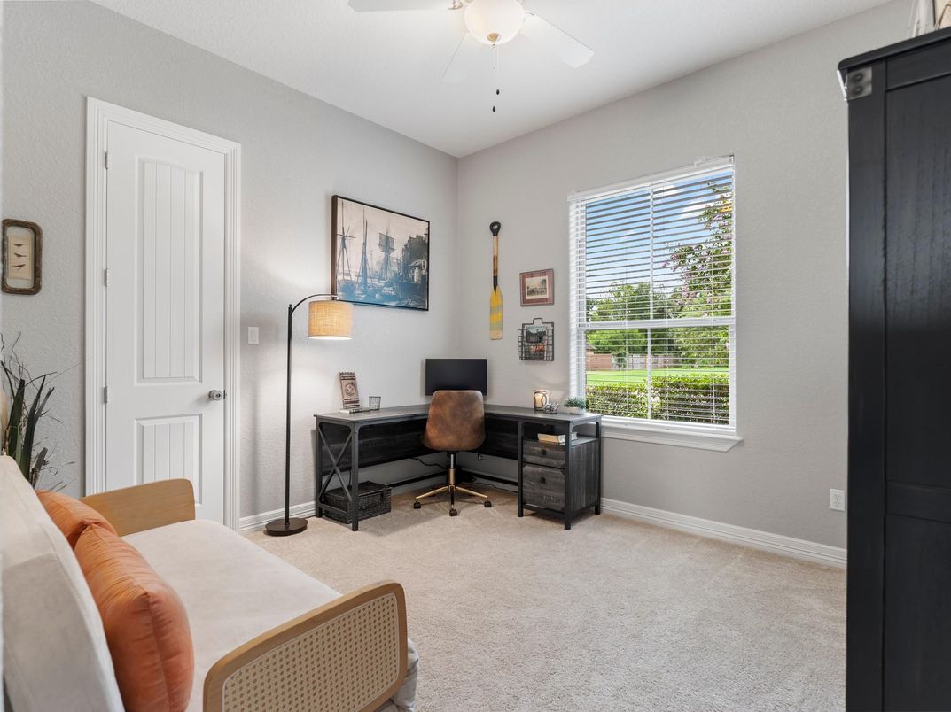 Home Office, Interior