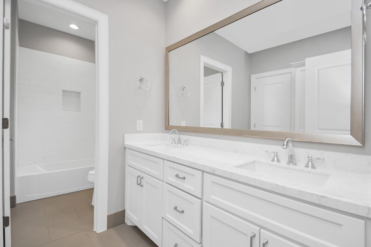 Bathroom, Dual Sink Vanities, Interior, Recessed Lighting