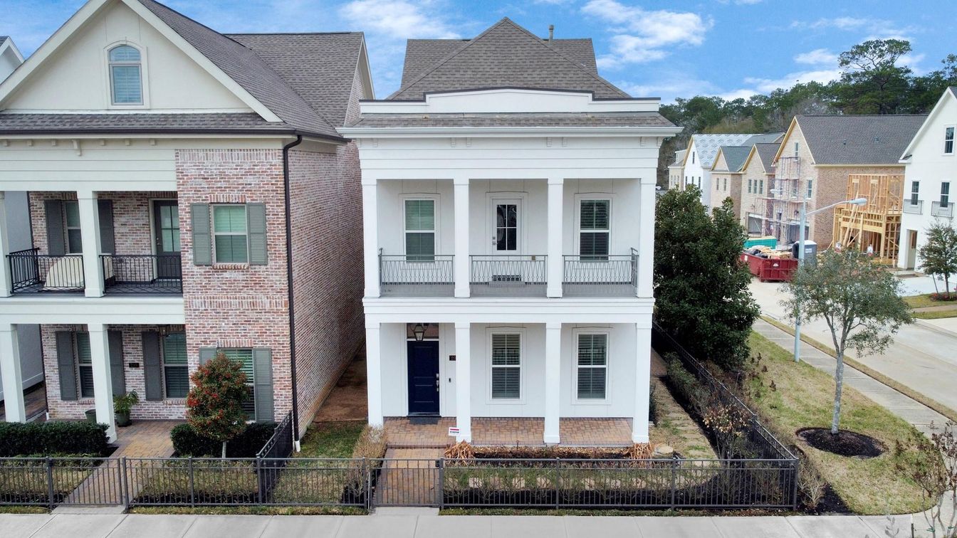 Exterior, Facade, Brick Facade, Georgian