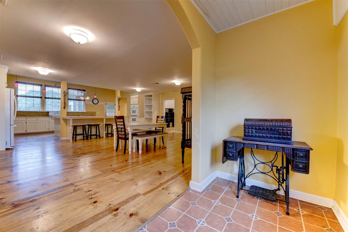 Dining room, Interior, Kitchen, Pendant Lights, Recessed Lighting, Wood Texture Flooring