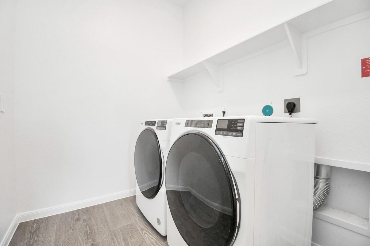 Interior, Washer, Wood Texture Flooring