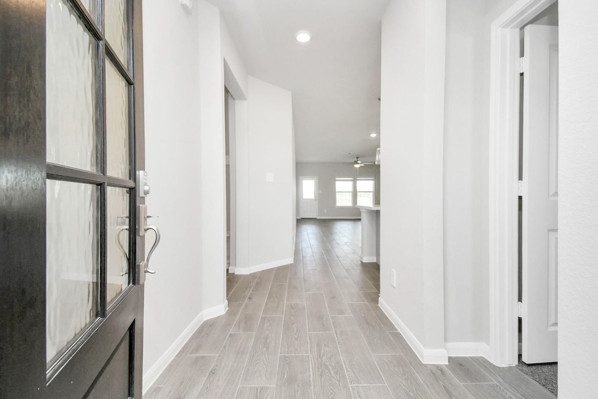 Interior, Recessed Lighting, Wood Texture Flooring