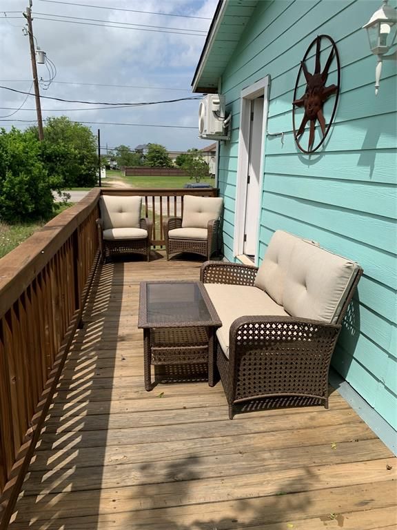 Exterior, Wood Texture Flooring