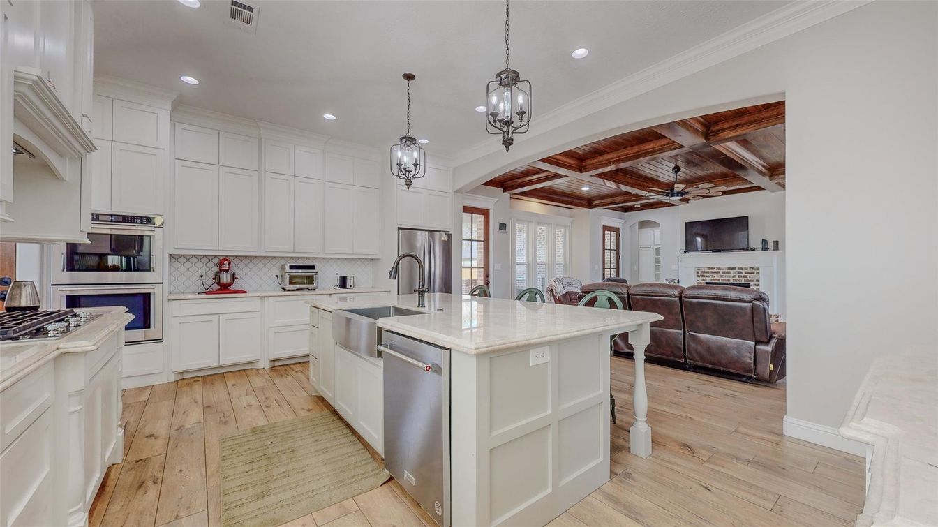 Interior, Kitchen, Living room, Pendant Lights, Recessed Lighting, Stainless Steel Appliances, Wooden Beams, Wooden Ceilings, Wood Texture Flooring