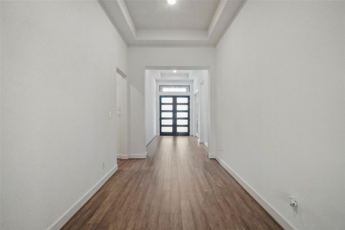 Interior, Recessed Lighting, Wood Texture Flooring