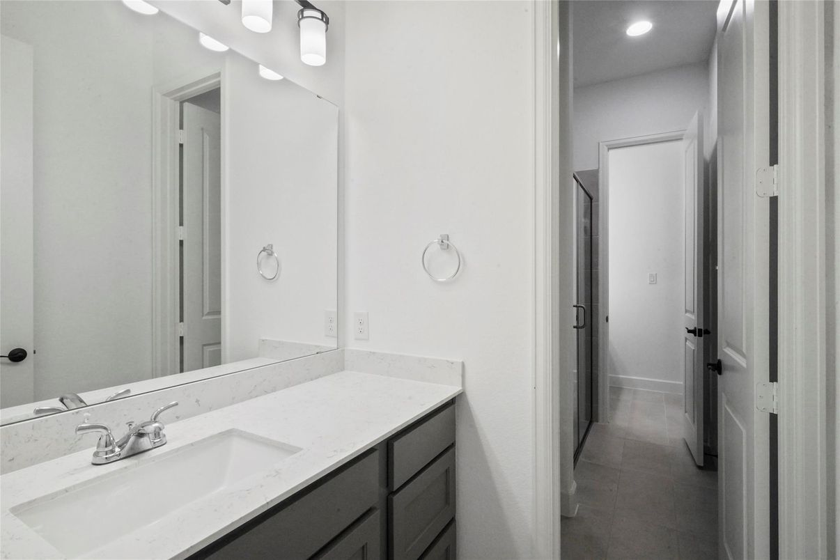 Bathroom, Interior, Recessed Lighting