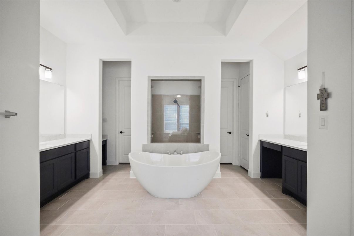 Bathroom, Free Standing Baths, Interior