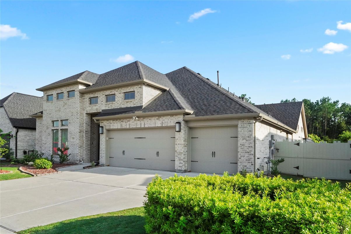 Attached, Exterior, Facade, Brick Facade, Brick Traditional