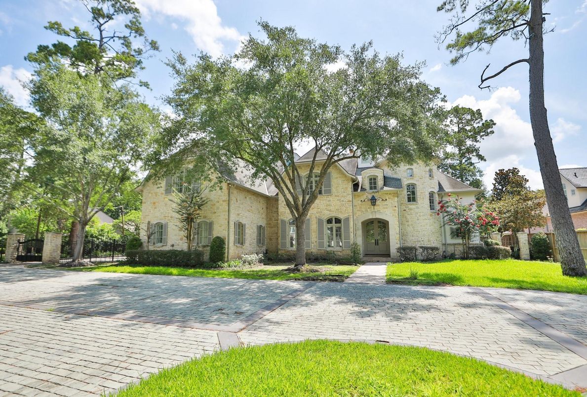 Backyard, Exterior, Facade, French Provincial