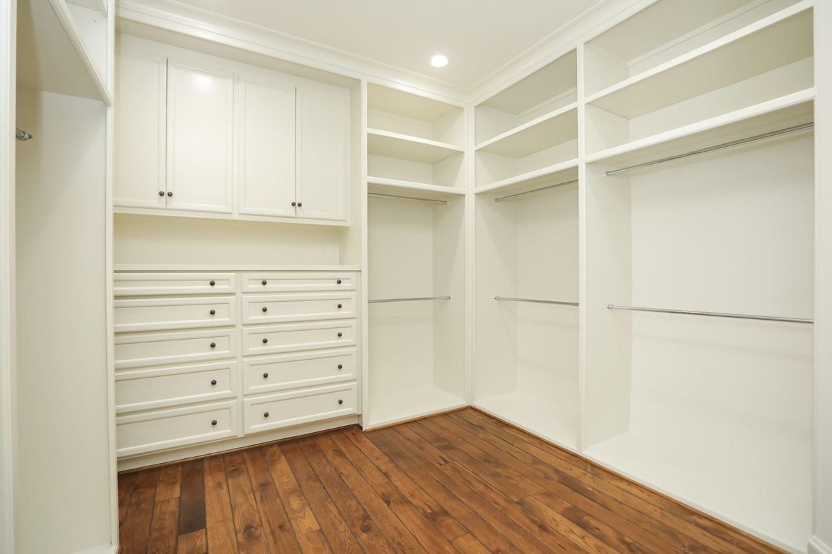 Interior, Recessed Lighting, Walk-in Closets, Wood Texture Flooring