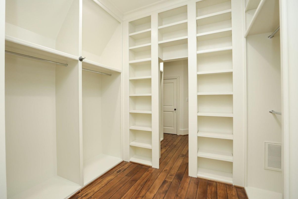 Interior, Walk-in Closets, Wood Texture Flooring