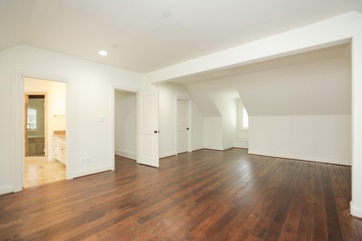Bathroom, Empty room, Interior, Recessed Lighting, Wood Texture Flooring