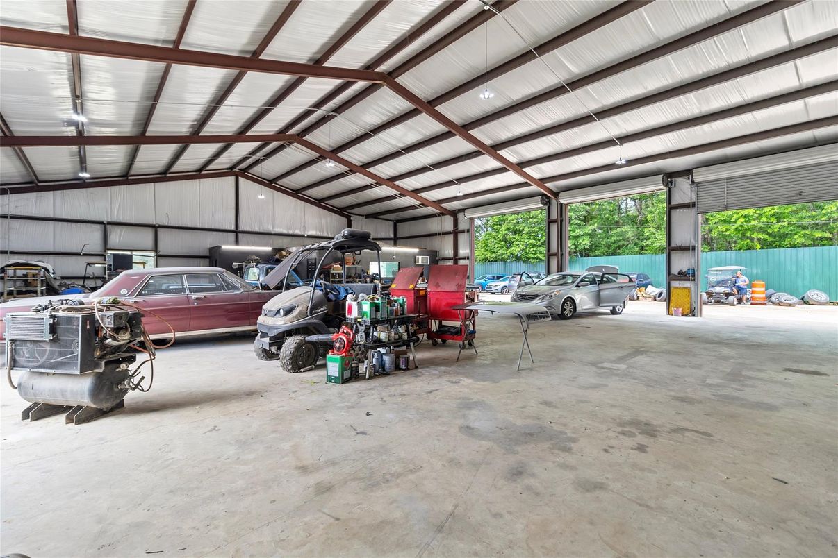 Garage, Interior