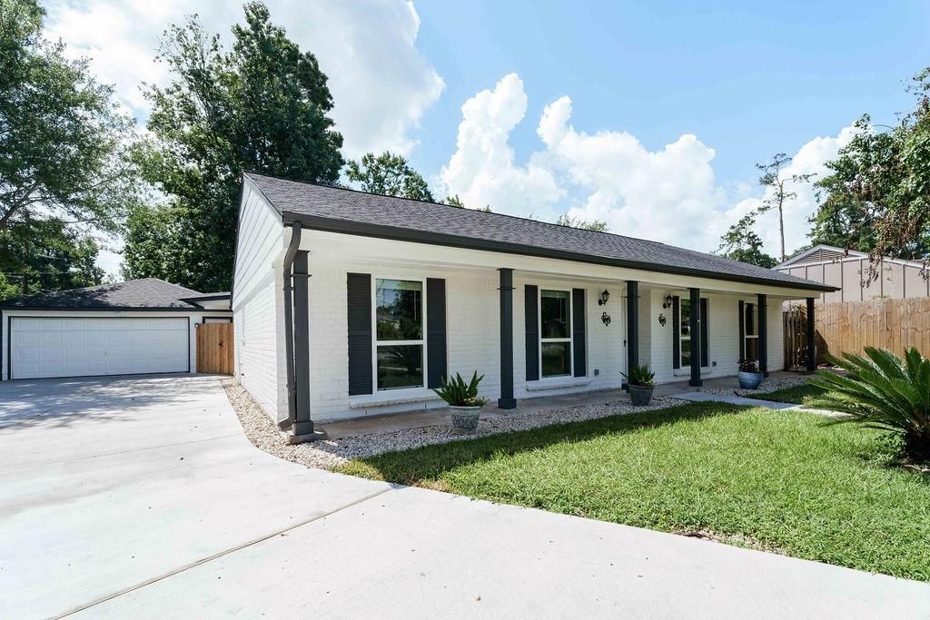 Backyard, Detached Garage, Exterior
