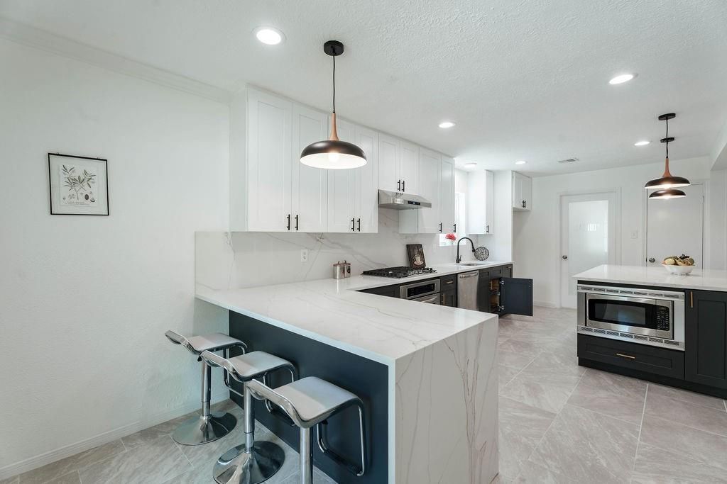 Interior, Kitchen, Pendant Lights, Recessed Lighting, Stainless Steel Appliances