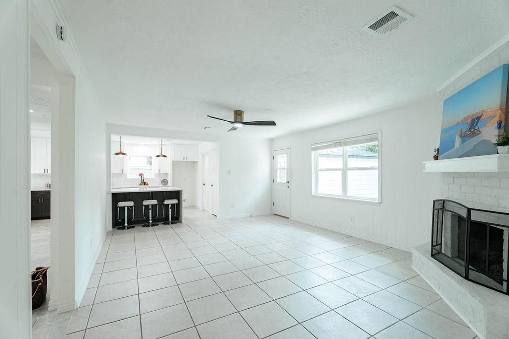 Empty room, Fireplace, Interior, Kitchen, Pendant Lights