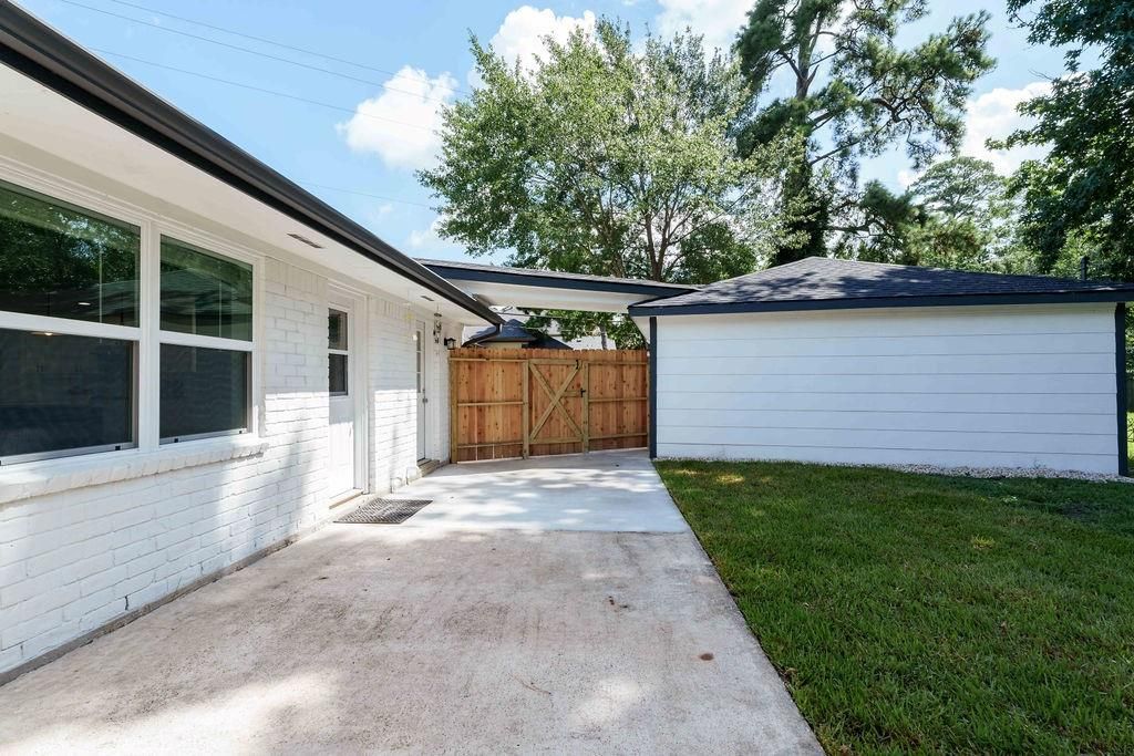 Backyard, Detached Garage, Exterior