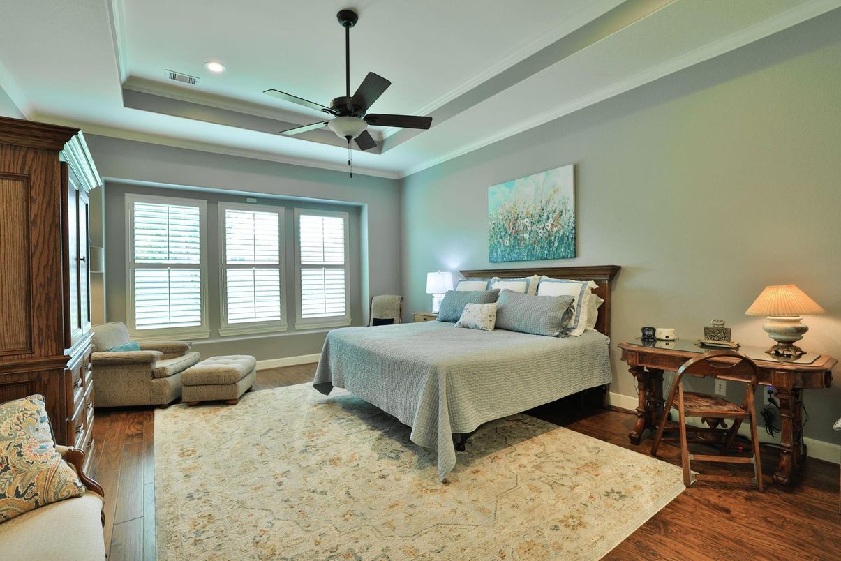 Bedroom, Home Office, Interior, Recessed Lighting, Wood Texture Flooring