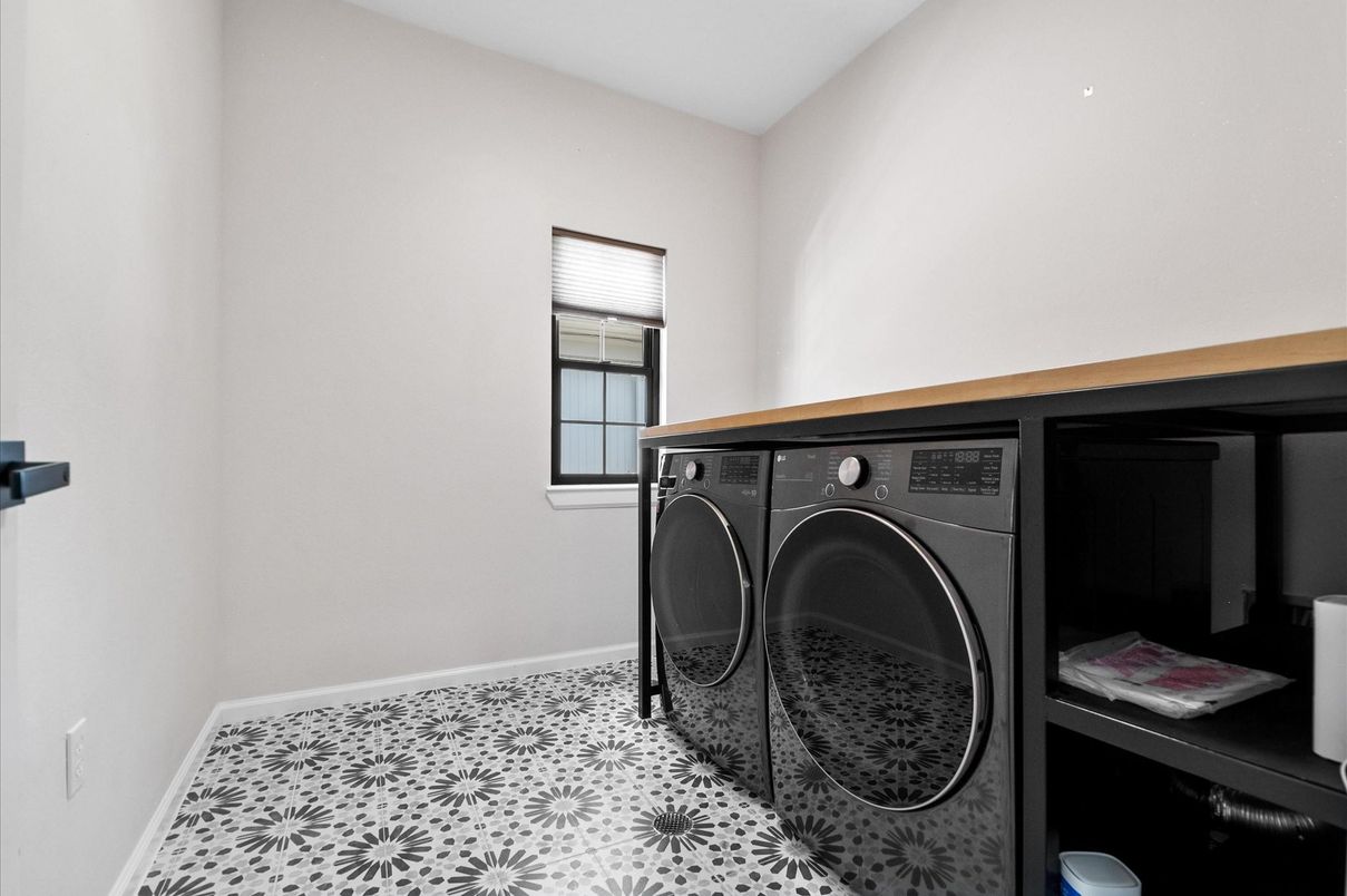 Interior, Washer