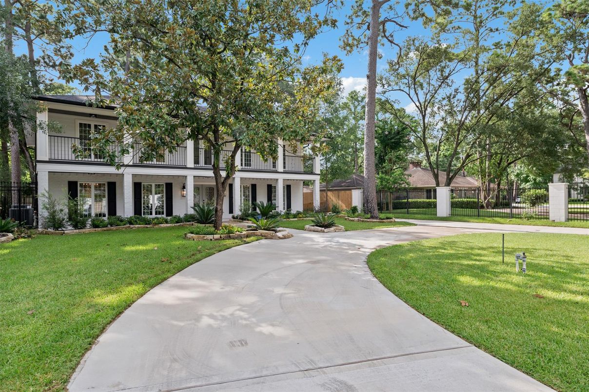 Backyard, Exterior, Facade, Farmhouse