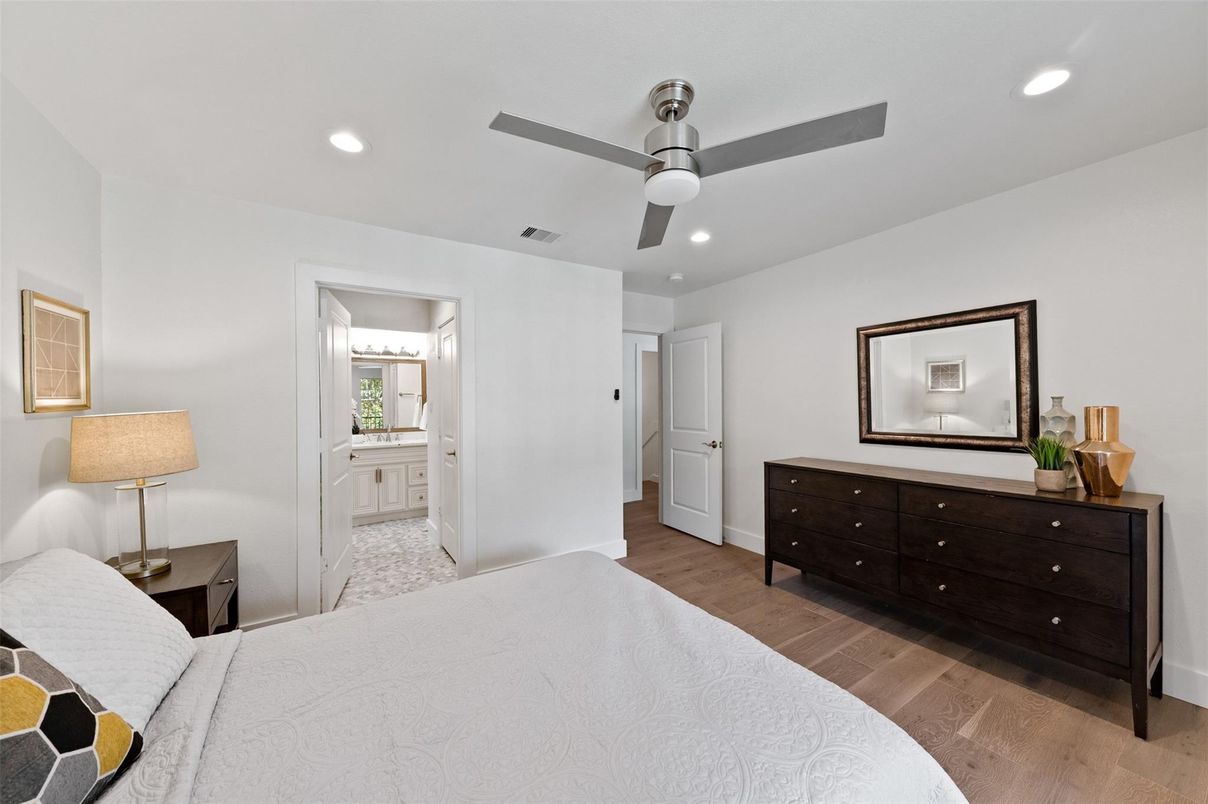 Bathroom, Bedroom, Interior, Recessed Lighting, Wood Texture Flooring
