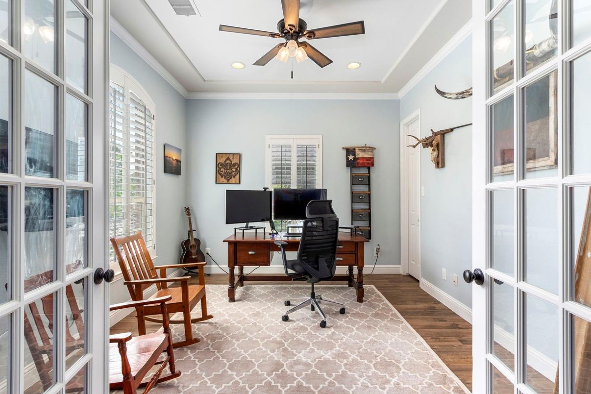 Home Office, Interior, Recessed Lighting, Wood Texture Flooring