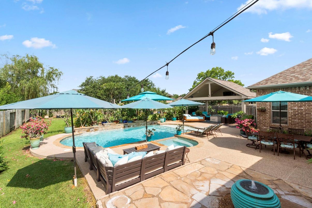 Exterior, Pool