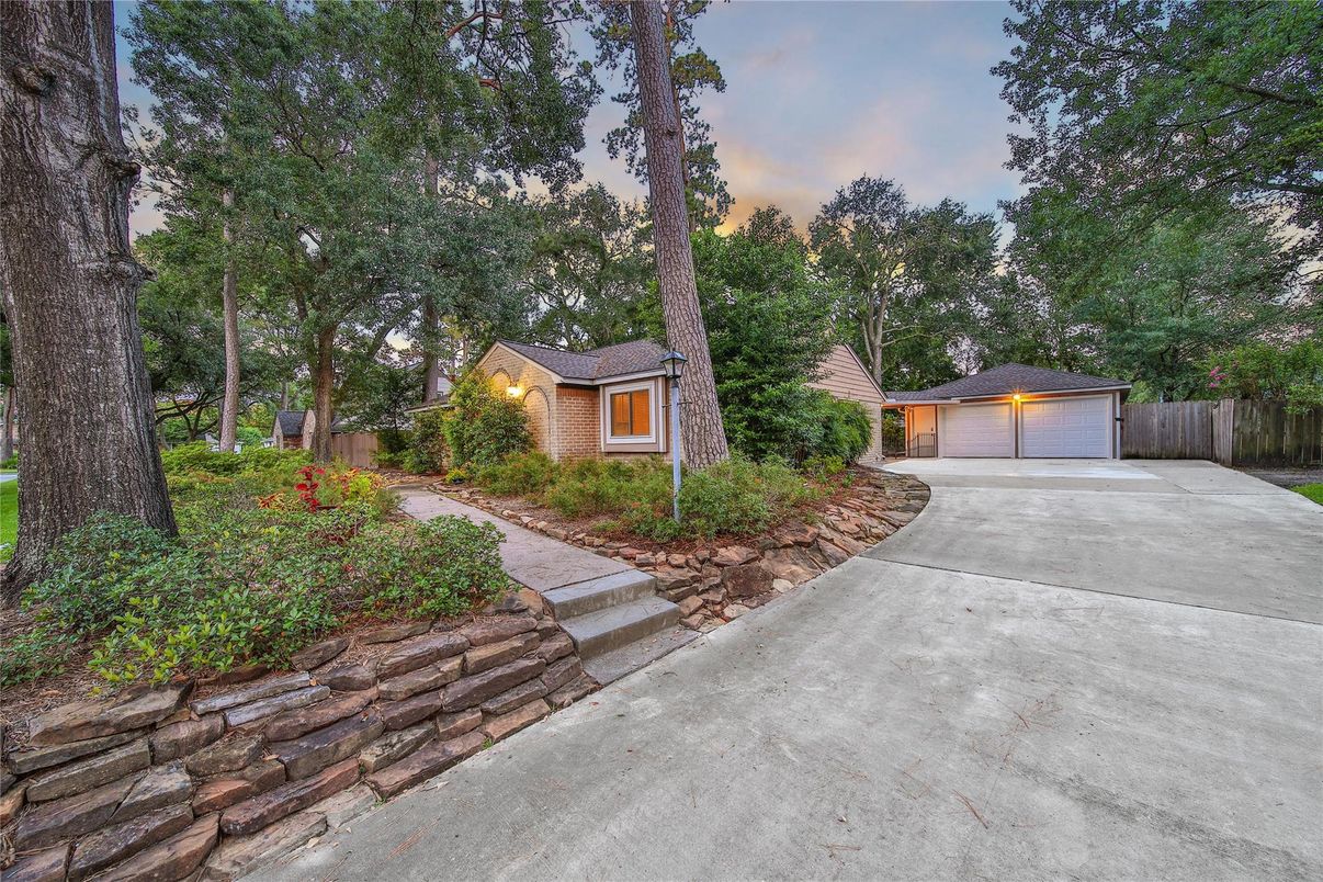 Backyard, Detached Garage, Exterior