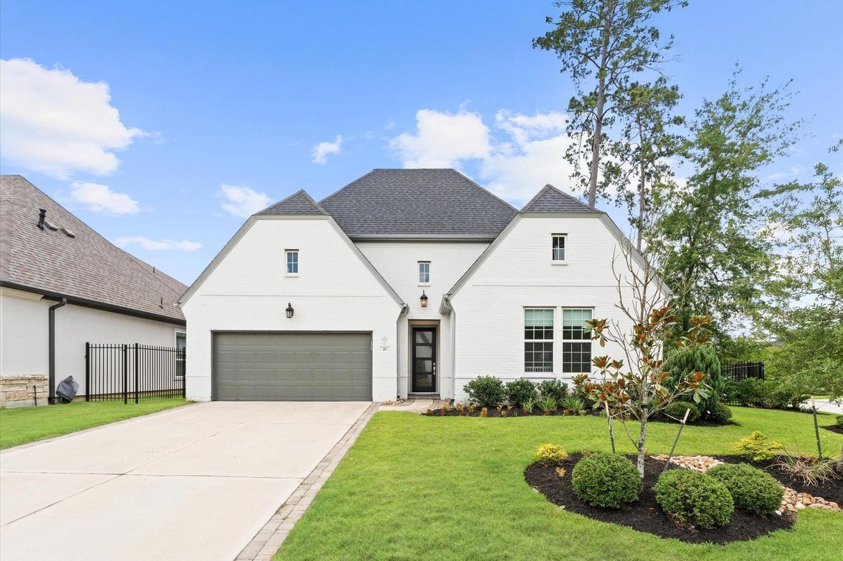 Attached, Backyard, Exterior, Facade, Farmhouse