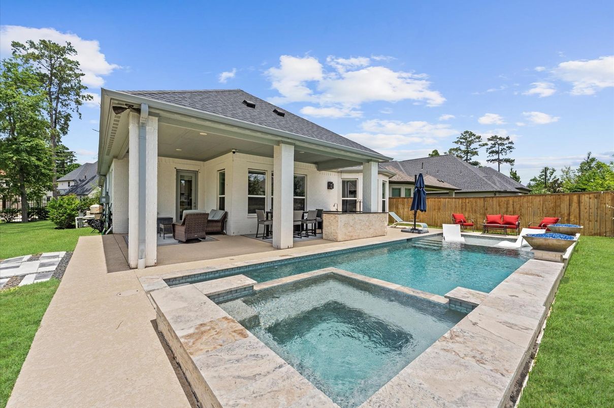 Exterior, Pool