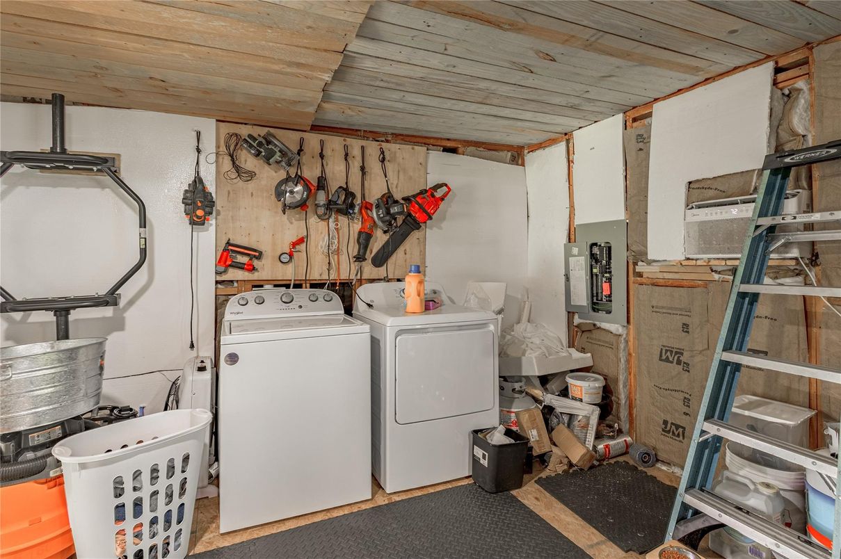 Interior, Washer, Wooden Ceilings