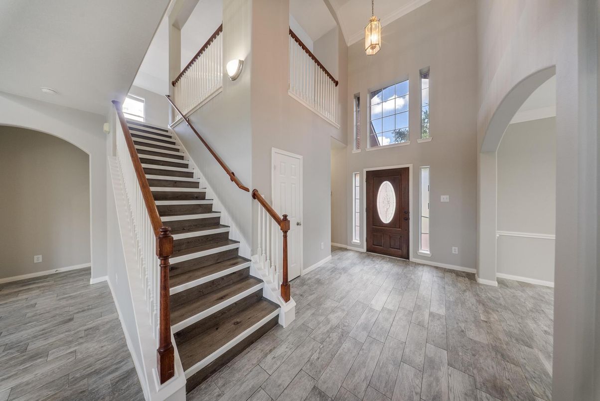 Interior, Pendant Lights, Wood Texture Flooring