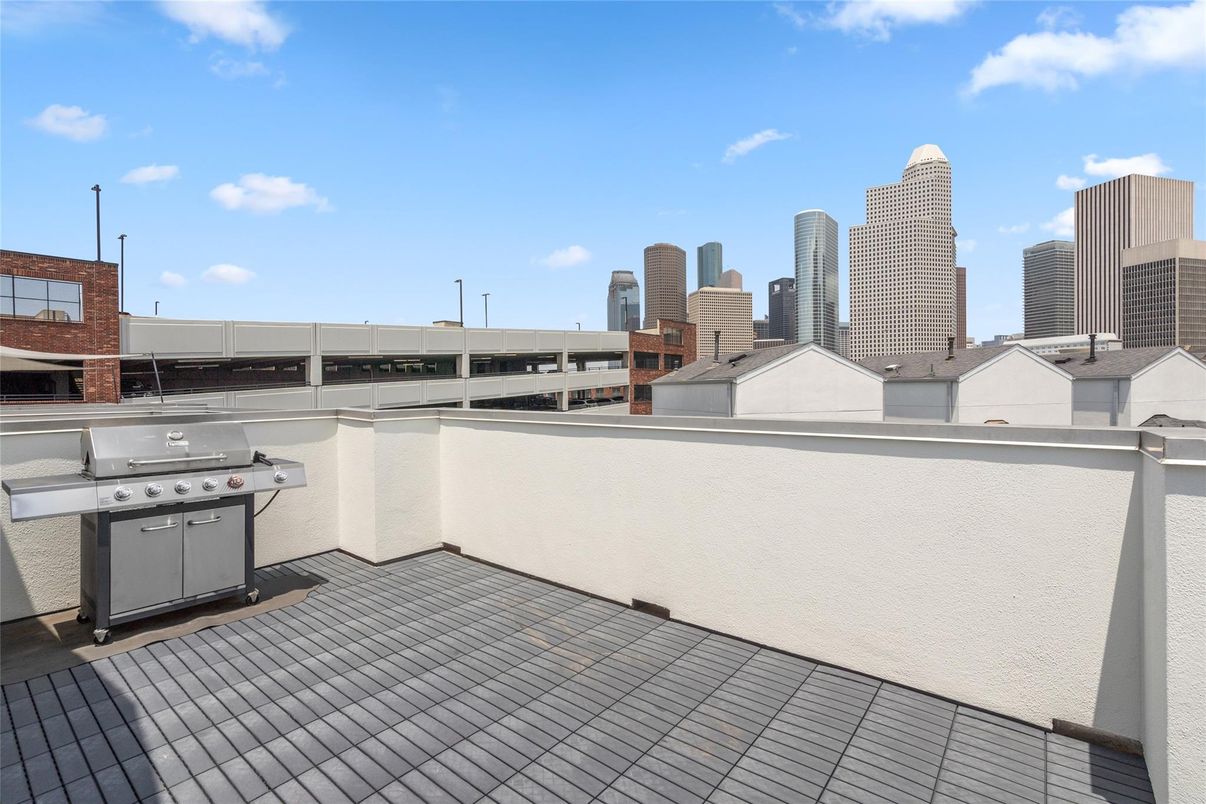 Exterior, Other, Skyline