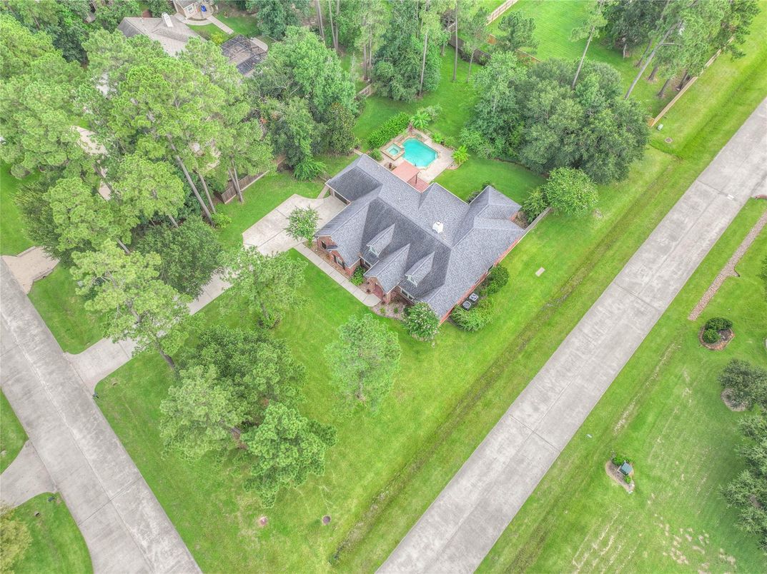 Exterior, Drone