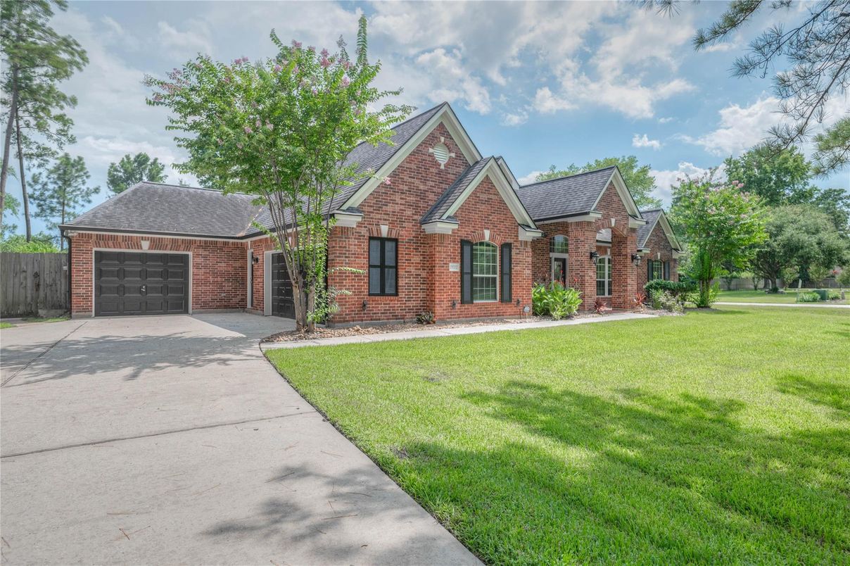 Attached, Backyard, Exterior, Facade, Brick Facade, Brick Traditional