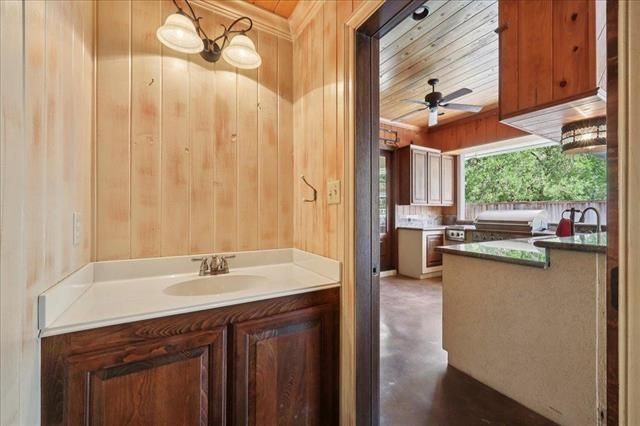 Bathroom, Interior, Wooden Ceilings, Wooden Walls