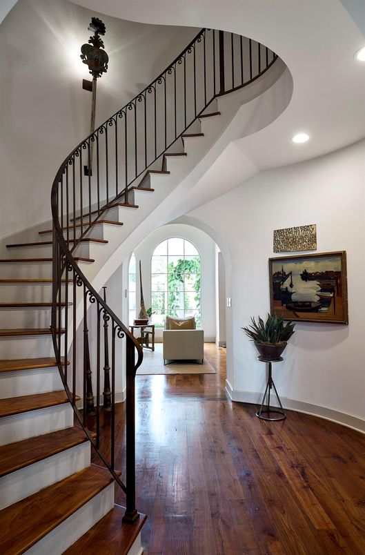 Interior, Recessed Lighting, Wood Texture Flooring