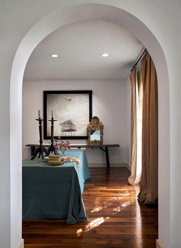 Interior, Recessed Lighting, Wood Texture Flooring
