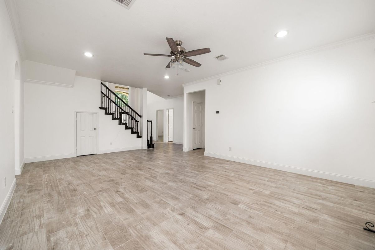 Empty room, Interior, Recessed Lighting, Wood Texture Flooring
