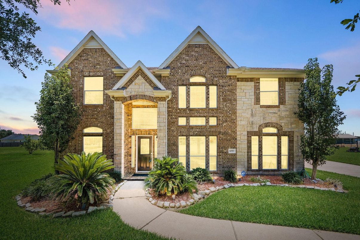 Exterior, Facade, Brick Facade, Brick Traditional