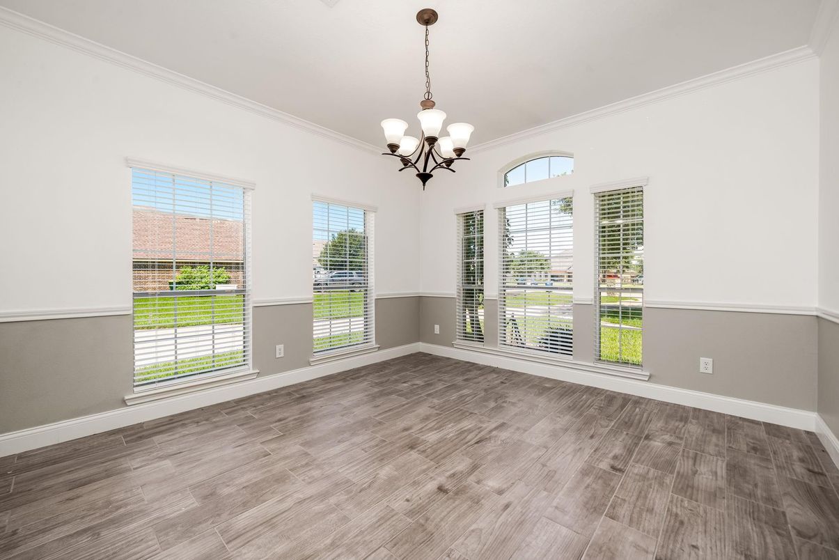 Chandelier, Empty room, Interior, Wood Texture Flooring