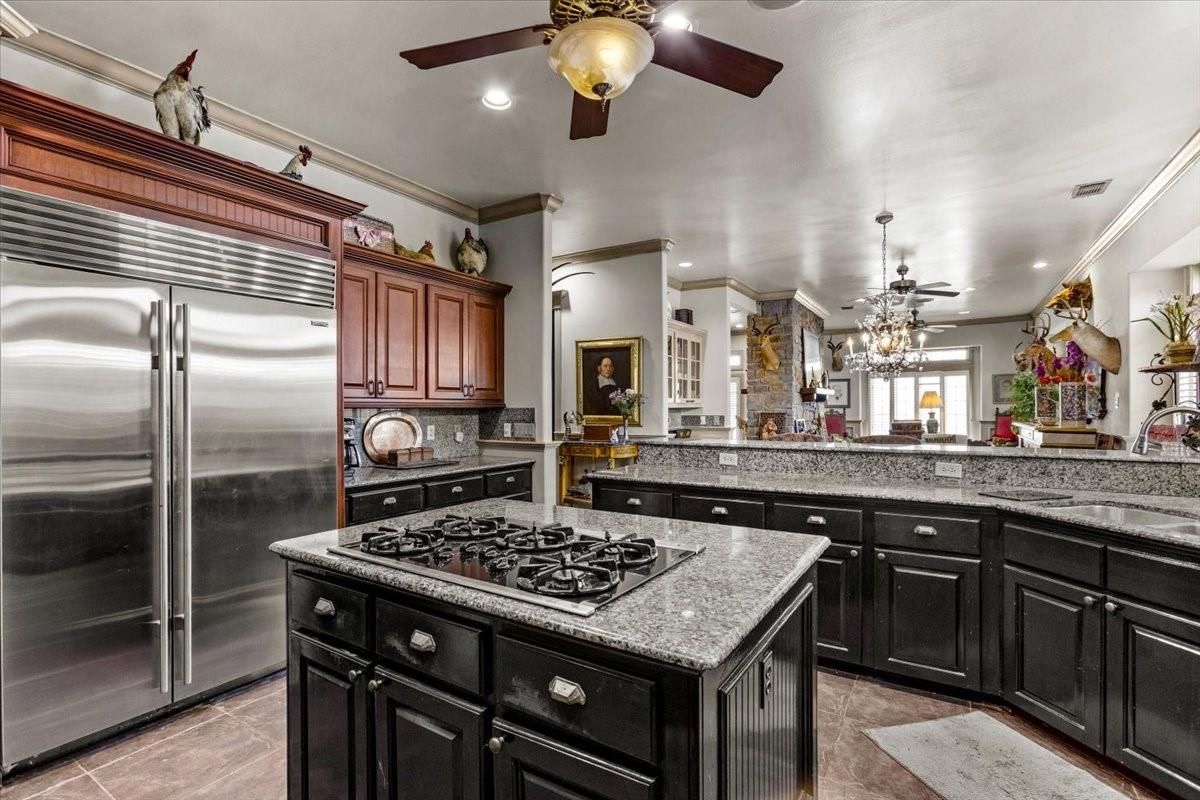 Chandelier, Interior, Kitchen, Recessed Lighting, Stainless Steel Appliances