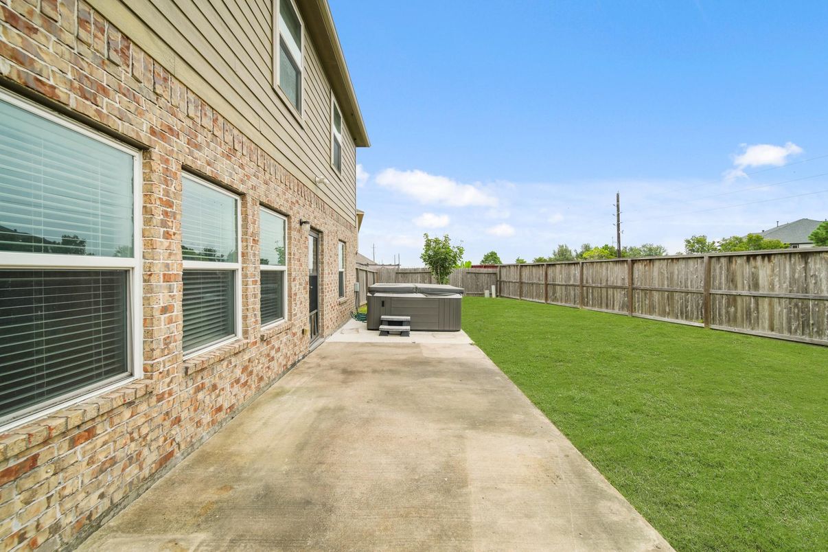 Backyard, Exterior, Hot Tub