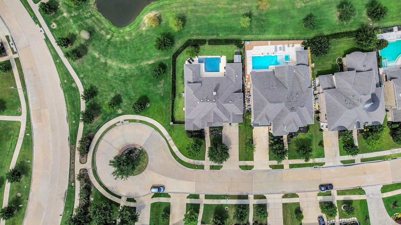 Exterior, Drone