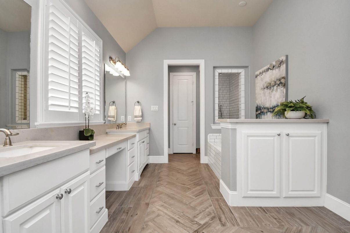 Bathroom, Dual Sink Vanities, Interior, Wood Texture Flooring