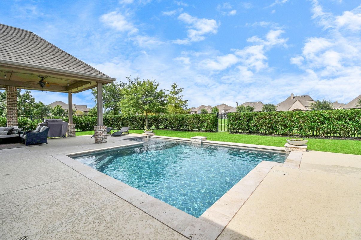 Exterior, Pool