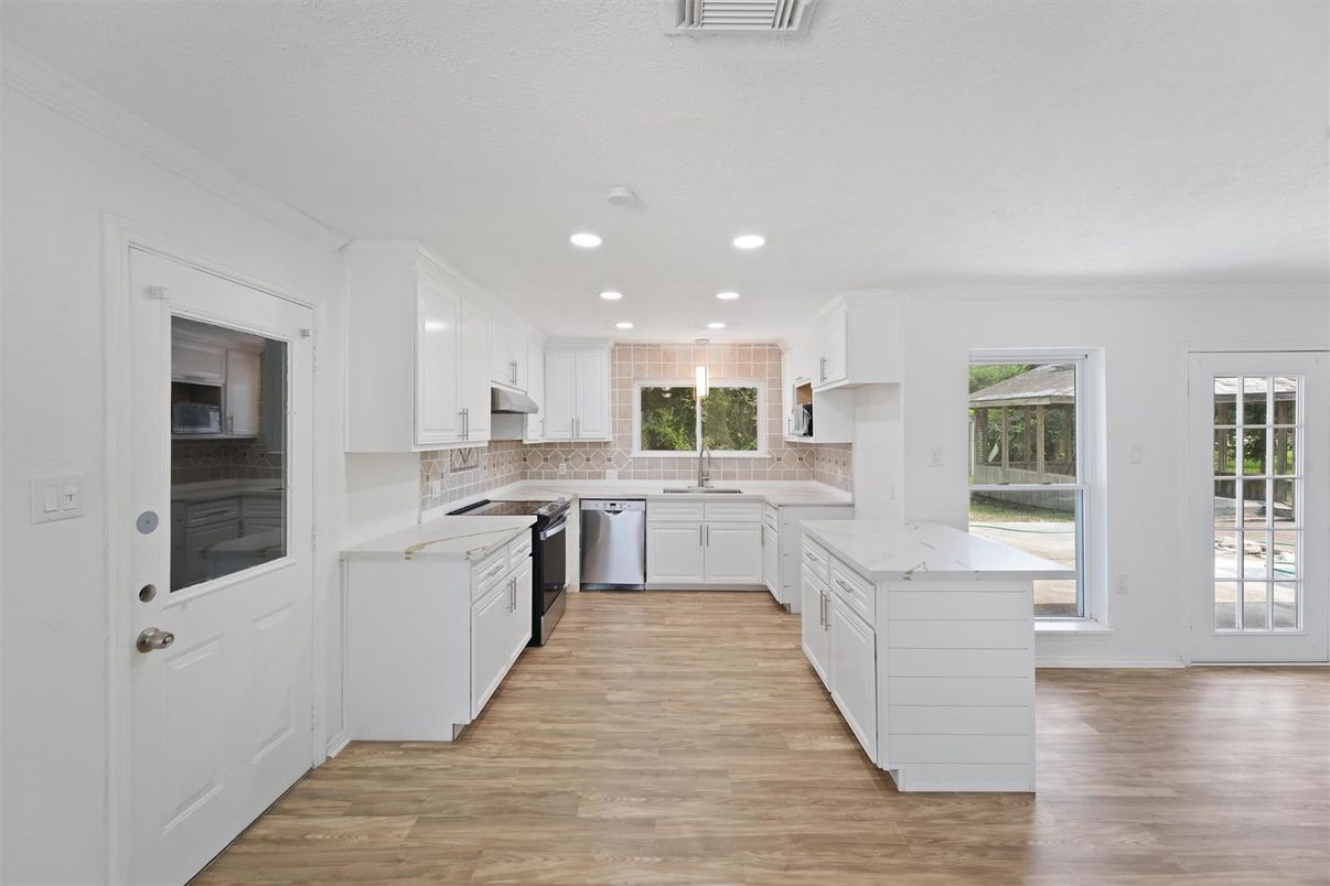 Interior, Kitchen, Recessed Lighting, Wood Texture Flooring