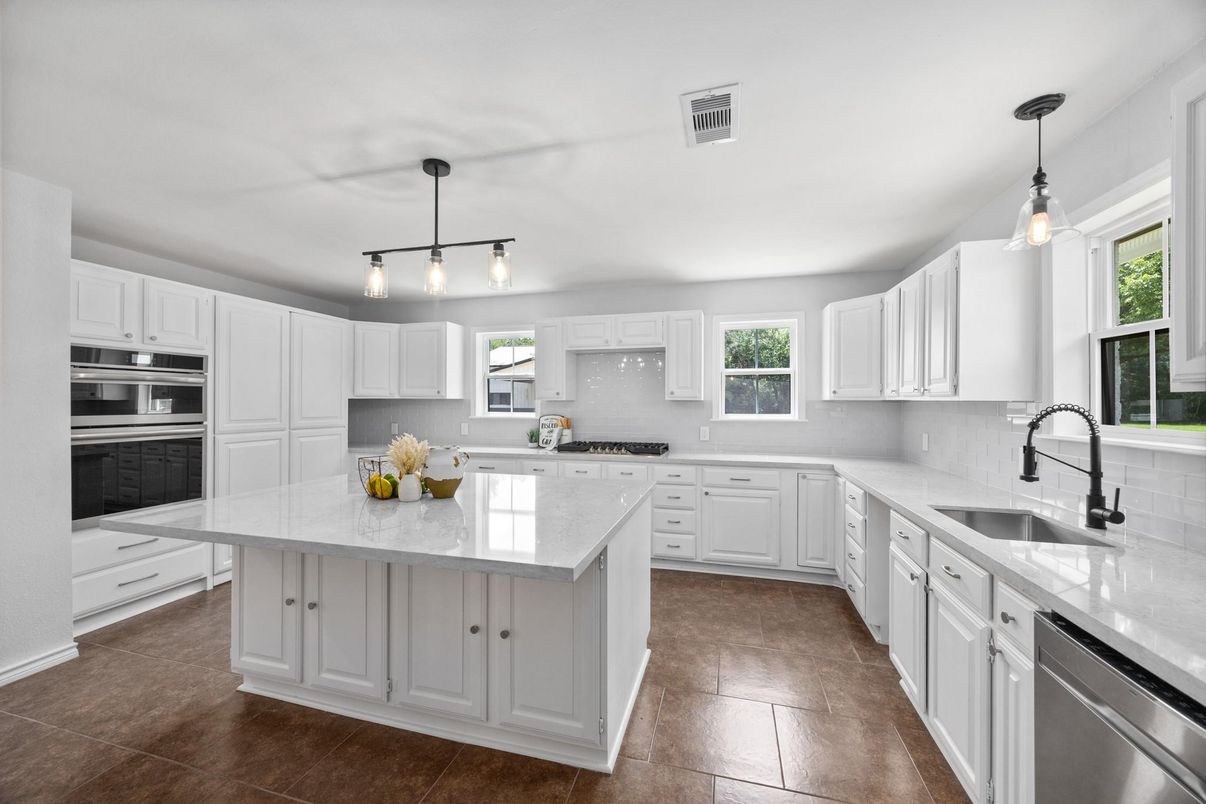 Interior, Kitchen, Pendant Lights, Stainless Steel Appliances