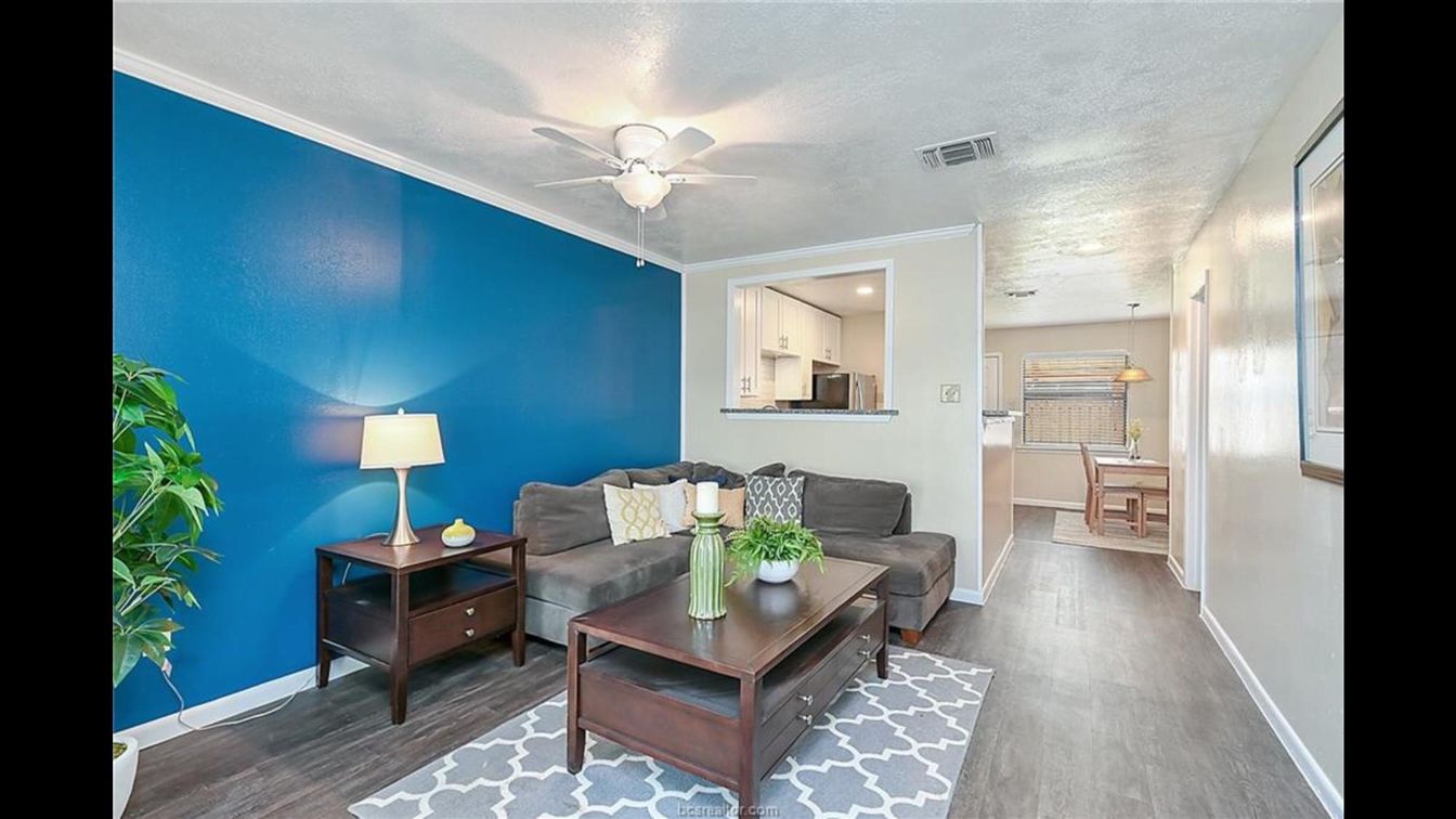 Interior, Kitchen, Living room, Pendant Lights, Recessed Lighting, Wood Texture Flooring