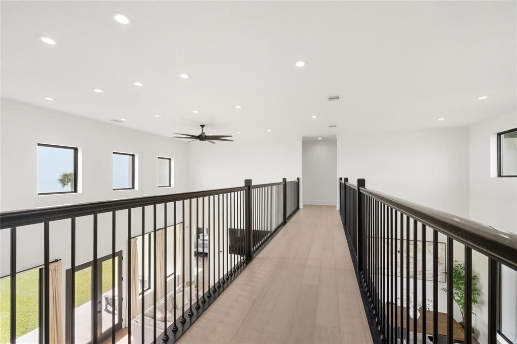 Interior, Recessed Lighting, Wood Texture Flooring